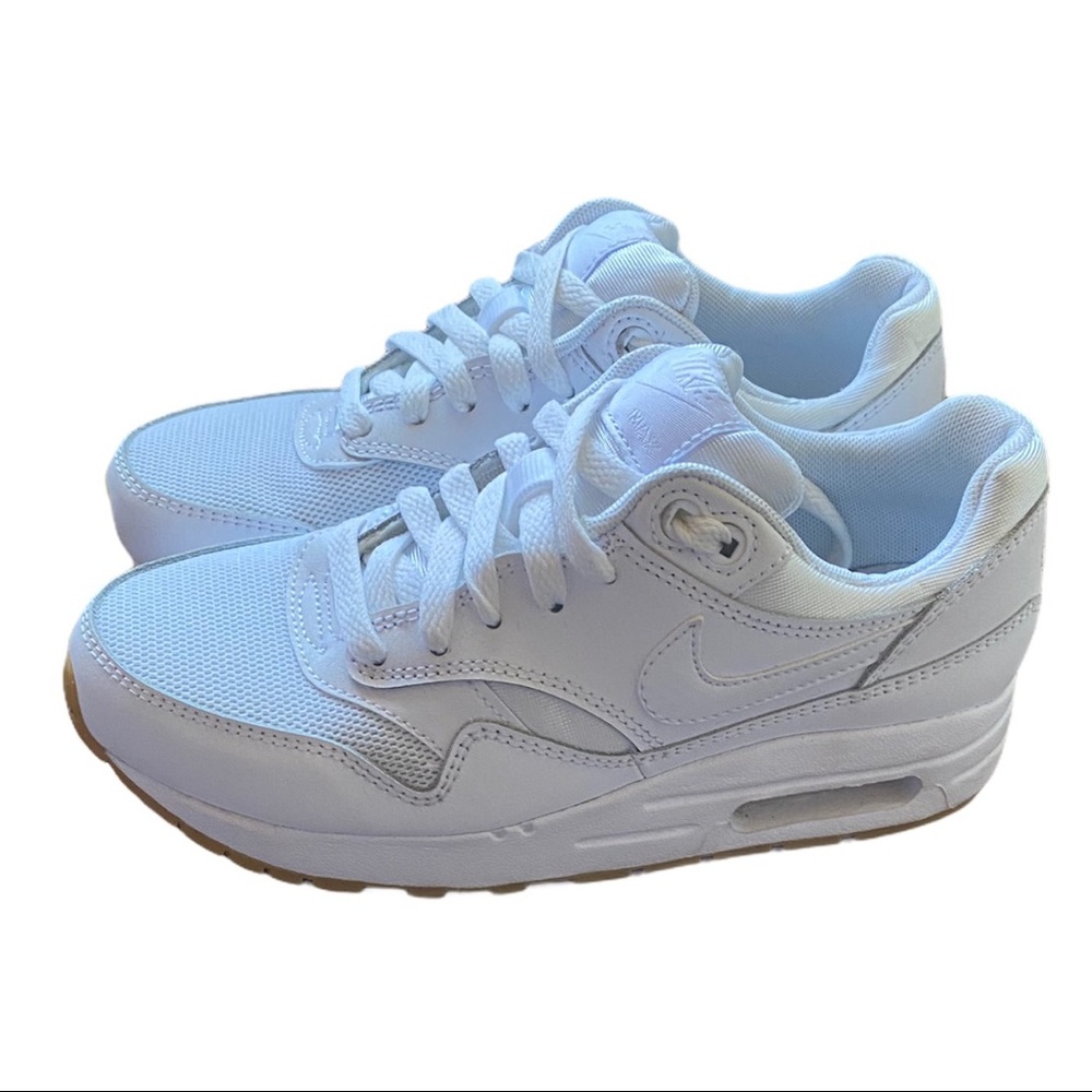 All white NIKE AIR MAX 3.5y or Women’s 5